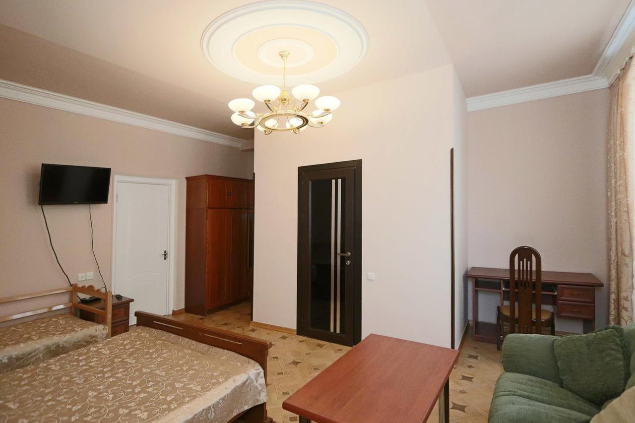 Garnim Guest House เยเรวาน ภายนอก รูปภาพ